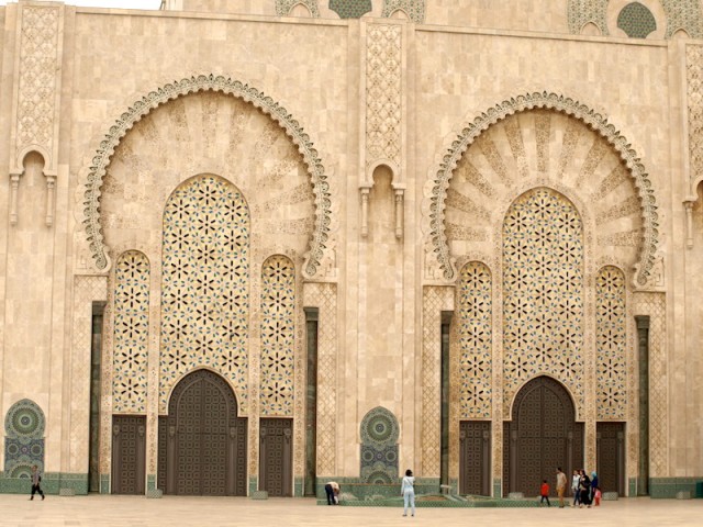  Hassan ll Mosque main entrance. 